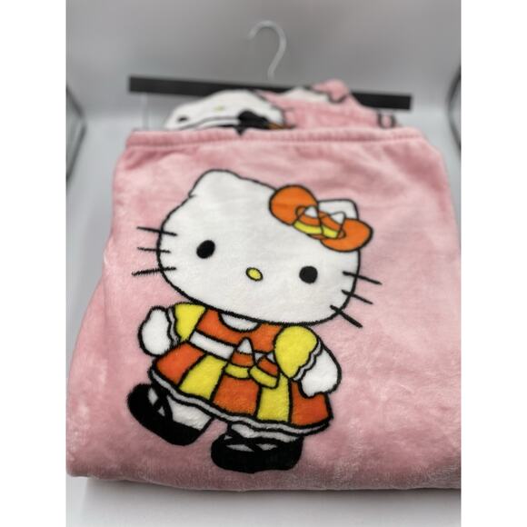 Hello Kitty VIRAL Halloween Throw Blanket Spider Web Pirate Candy Corn 50”x70” - Picture 3 of 7